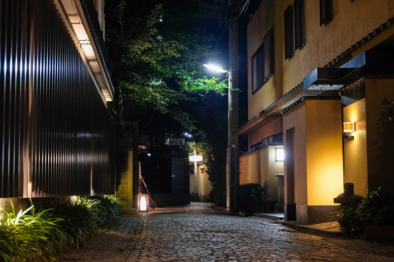 神楽坂の料亭街夜景