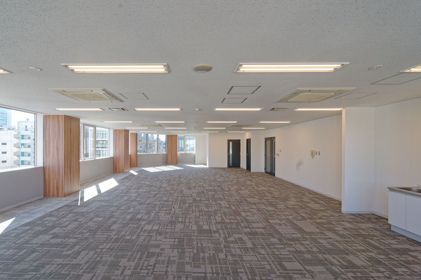 同ビル8F 会議室施工事例